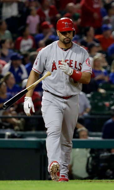 Pujols' tiebreaking 3-run HR gives Angels 6-3 win at Texas (Apr 28, 2017)